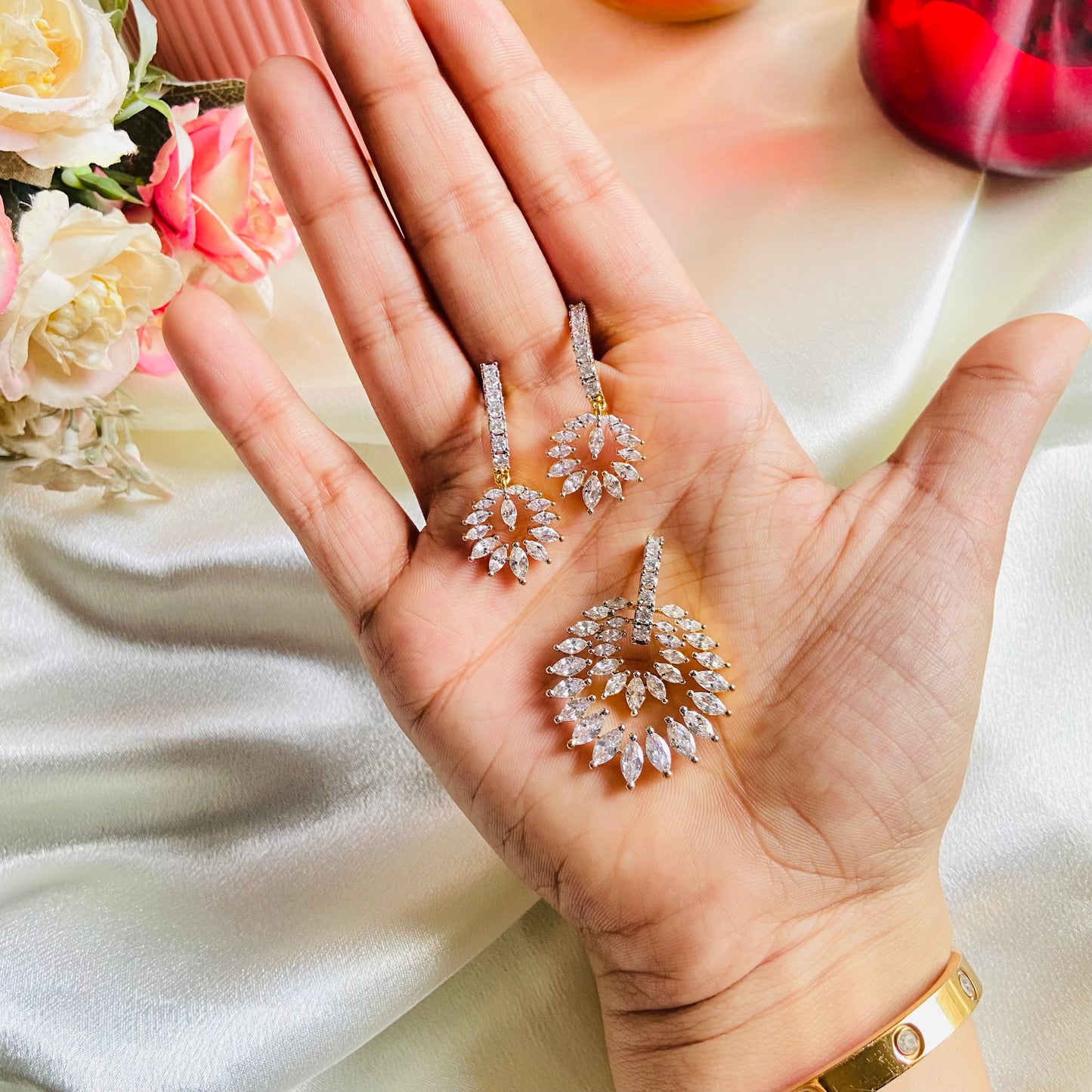 Esha Pendant With Earrings - For Women