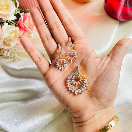 Esha Pendant With Earrings - For Women