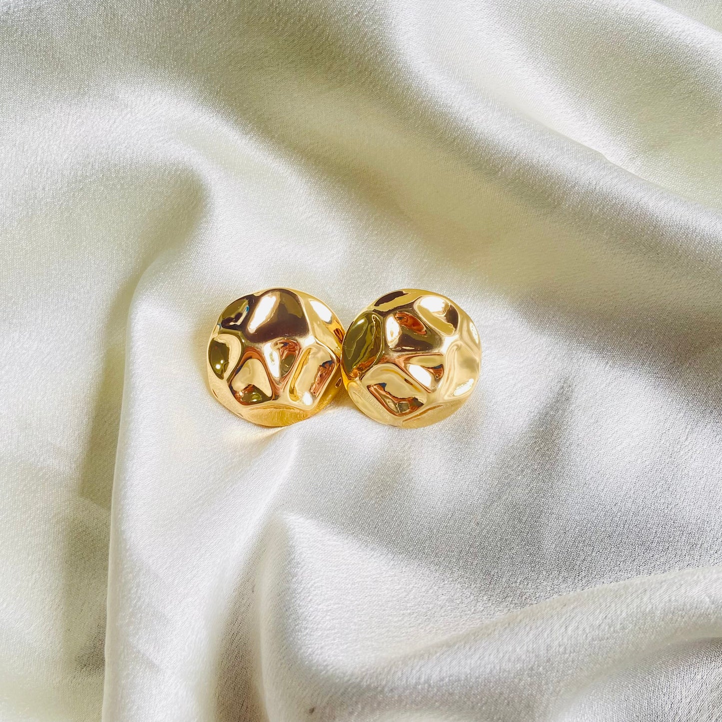 Oversized Hammered Studs